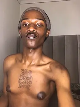 Snapshot of Trans_fairy chatting on 10/10/25, 08:41 Trans fairy online show from 10/10/25, 08:41