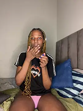 Trans fairy online show from 05/06/26, 10:37