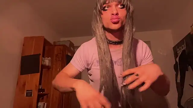 Snapshot of emilydee666 chatting on 09/28/25, 09:53 emilydee666 online show from 09/28/25, 09:53