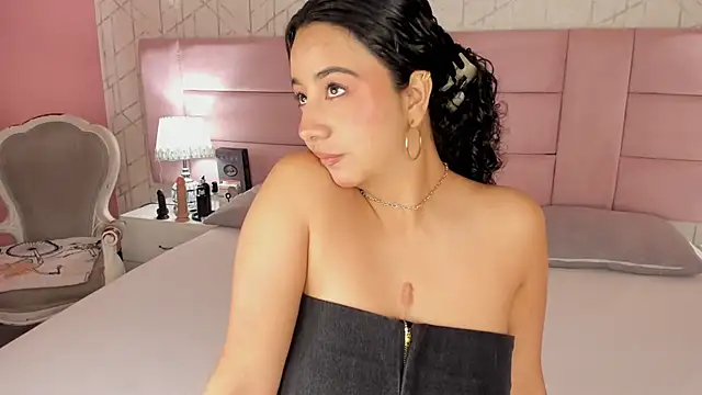 BellaSwwan online show from 11/29/25, 01:36