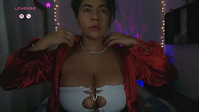 Snapshot of samanthahut1 chatting on 10/18/25, 01:19 samanthahut1 online show from 10/18/25, 01:19