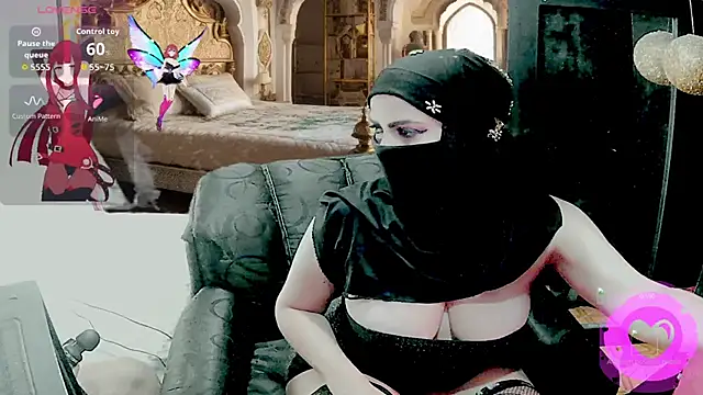 Snapshot of SultanaLayla chatting on 10/02/25, 08:16 SultanaLayla online show from 10/02/25, 08:16