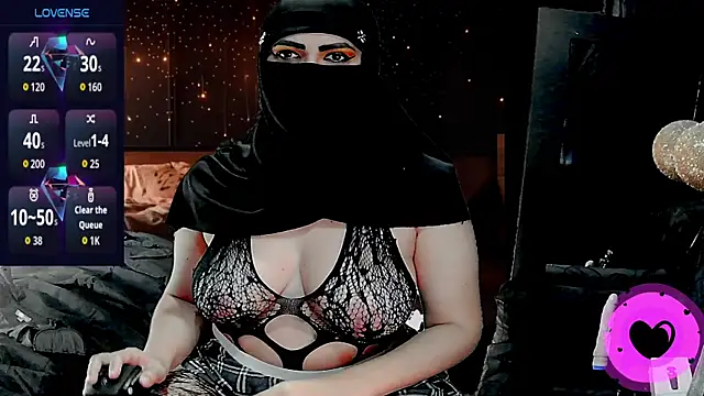 SultanaLayla online show from 12/03/25, 07:34