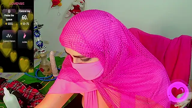 Snapshot of SultanaLayla chatting on 04/13/26, 08:03 SultanaLayla online show from 04/13/26, 08:03