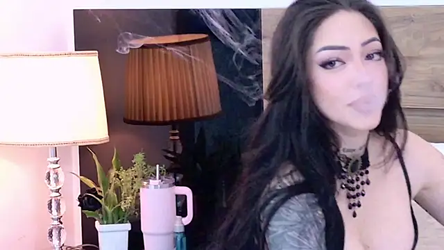 Snapshot of AlessandraLovi chatting on 07/02/26, 05:02 AlessandraLovi online show from 07/02/26, 05:02