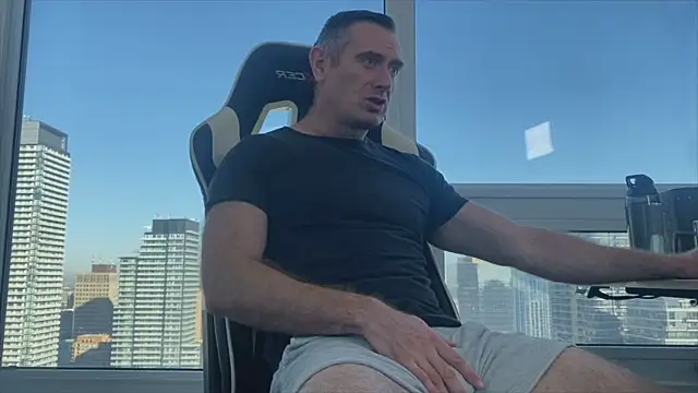 Snapshot of TheDonnyBasilisk chatting on 10/03/25, 01:30 TheDonnyBasilisk online show from 10/03/25, 01:30