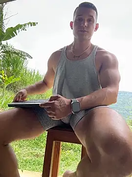 Marco Vega online show from 10/30/25, 05:02