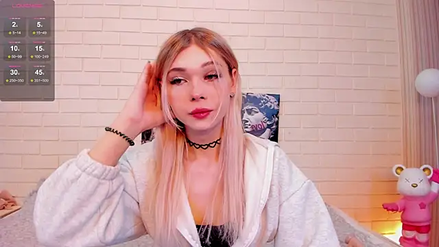 Blondy Fina online show from 12/01/25, 04:17