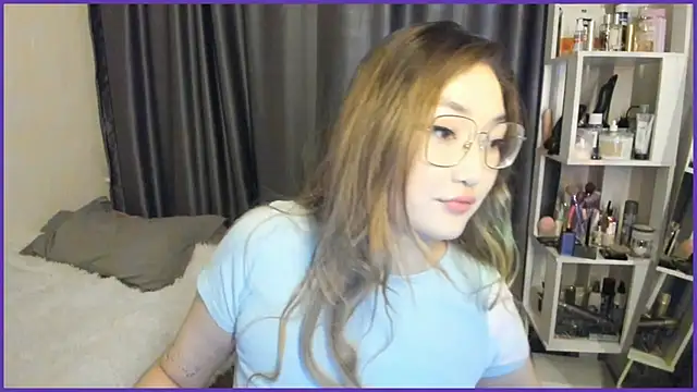 Snapshot of lyra_x chatting on 10/08/25, 01:09 lyra x online show from 10/08/25, 01:09