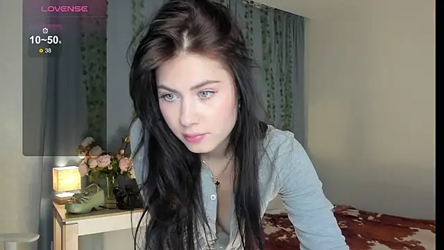 Snapshot of Vanellopes chatting on 11/14/25, 01:21 Vanellopes online show from 11/14/25, 01:21