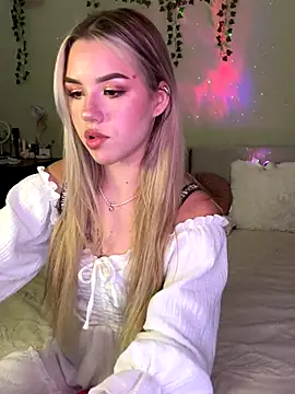 Snapshot of NastyaKiss1 chatting on 09/18/25, 05:04 NastyaKiss1 online show from 09/18/25, 05:04