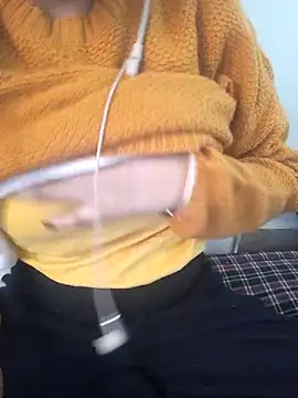 Snapshot of Neha_Tyagi chatting on 12/03/25, 05:15 Neha Tyagi online show from 12/03/25, 05:15