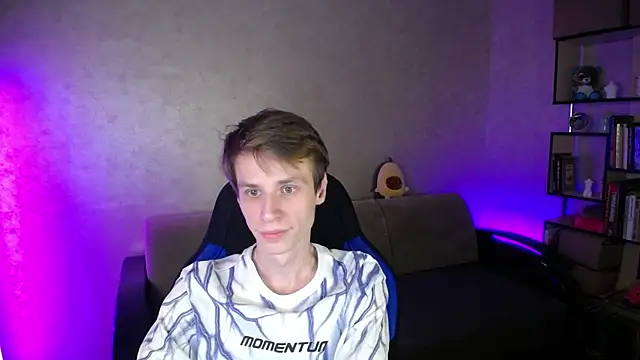 yes cute boy  online show from 10/20/25, 11:27