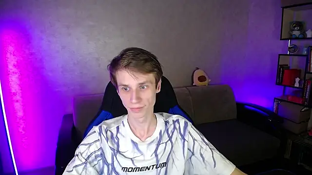 yes cute boy  online show from 10/29/25, 06:53