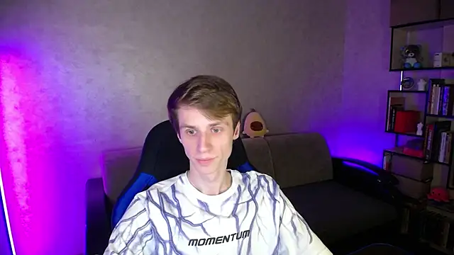 yes cute boy  online show from 11/05/25, 07:14