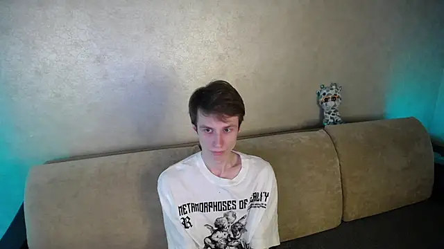 yes cute boy  online show from 03/25/26, 05:30