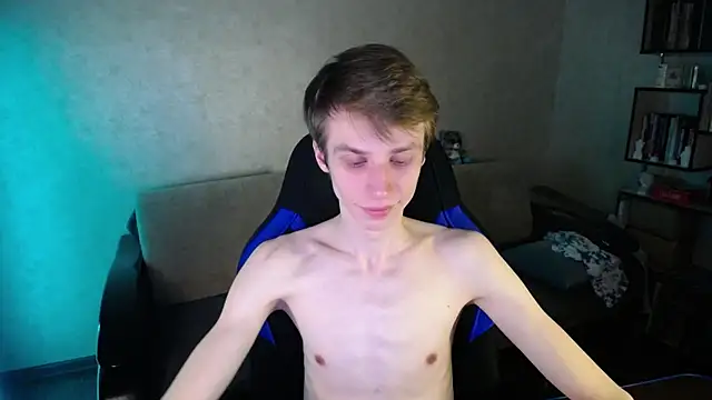 yes cute boy  online show from 04/07/26, 10:59