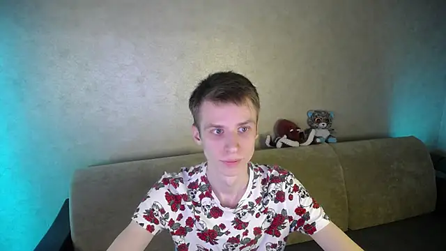 yes cute boy  online show from 05/26/26, 12:39