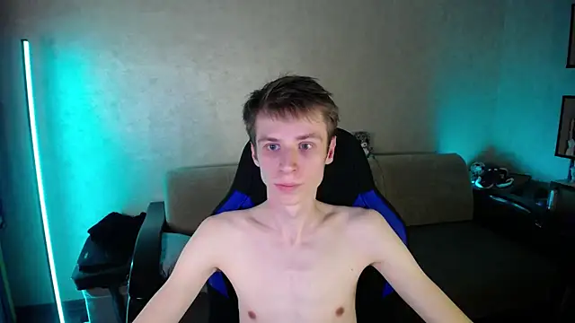 yes cute boy  online show from 07/05/26, 10:17