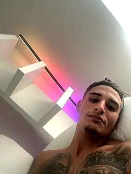 Snapshot of Cuban_4777 chatting on 10/27/25, 05:50 Cuban 4777 online show from 10/27/25, 05:50