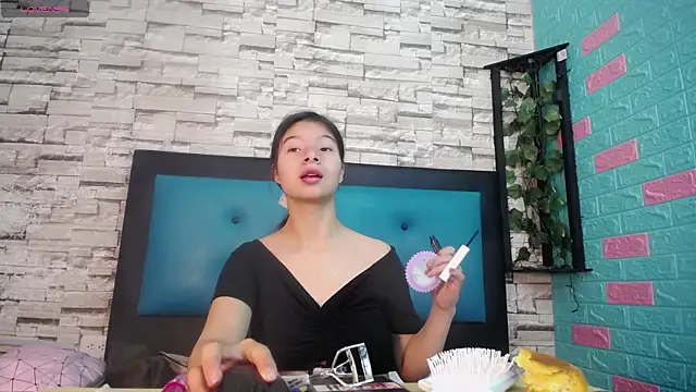 maily can online show from 09/17/25, 12:29