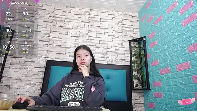 maily can online show from 09/27/25, 12:43