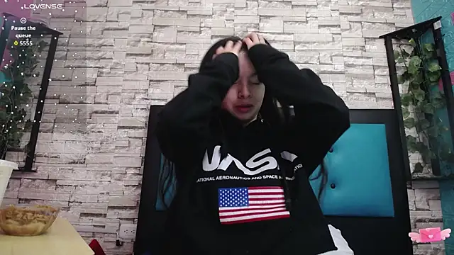 maily can online show from 10/03/25, 12:35