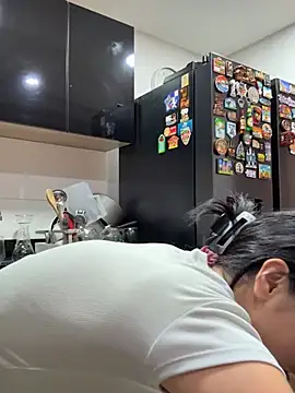 zoecams1 online show from 05/16/26, 07:56