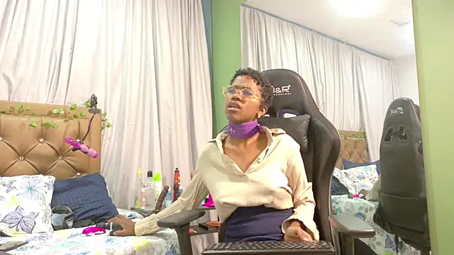 Snapshot of didoelizabeth chatting on 09/29/25, 01:16 didoelizabeth online show from 09/29/25, 01:16