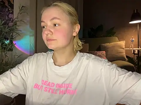 MoonIvy  online show from 05/31/26, 07:37
