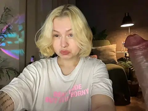 MoonIvy  online show from 06/02/26, 07:27