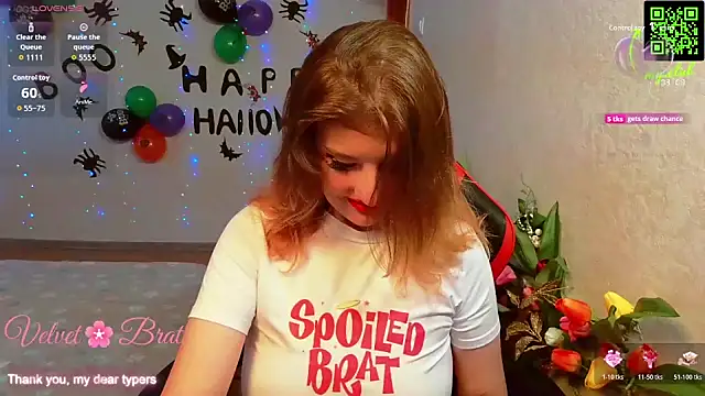 Snapshot of QueenInSilence chatting on 10/19/25, 09:26 QueenInSilence online show from 10/19/25, 09:26