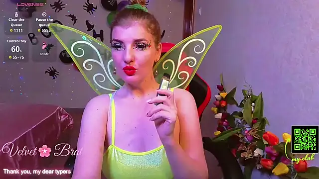 Snapshot of QueenInSilence chatting on 10/31/25, 10:11 QueenInSilence online show from 10/31/25, 10:11