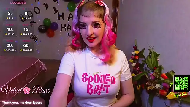 Snapshot of QueenInSilence chatting on 11/02/25, 09:17 QueenInSilence online show from 11/02/25, 09:17