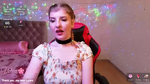 Snapshot of QueenInSilence chatting on 11/30/25, 10:25 QueenInSilence online show from 11/30/25, 10:25