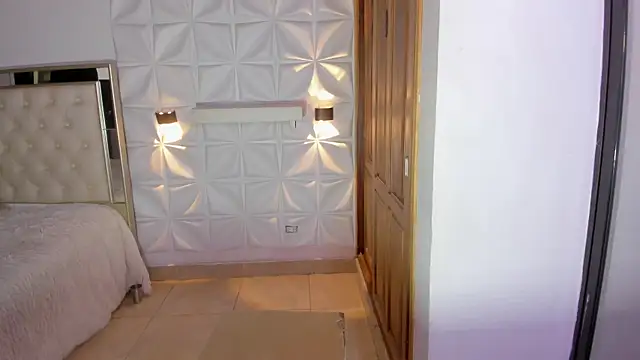 Wyatt Rose online show from 12/04/25, 03:38