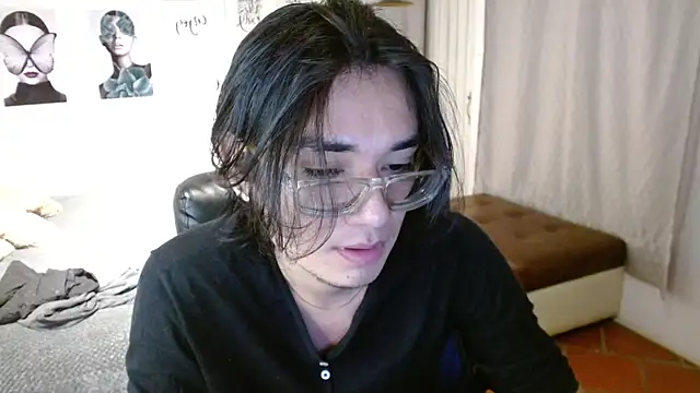 Snapshot of davoxer chatting on 11/15/25, 03:48 davoxer online show from 11/15/25, 03:48