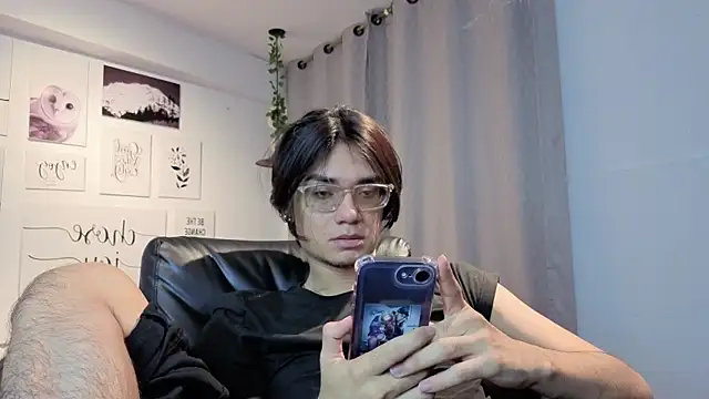 Snapshot of davoxer chatting on 11/27/25, 03:41 davoxer online show from 11/27/25, 03:41