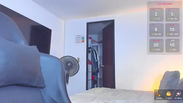 Snapshot of RJBarto chatting on 11/03/25, 10:53 RJBarto online show from 11/03/25, 10:53