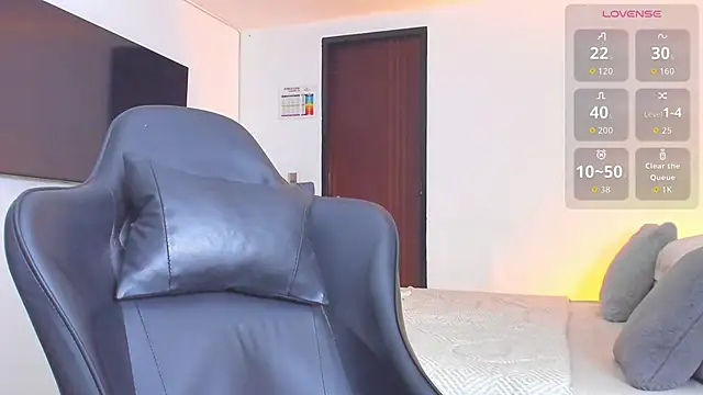 Snapshot of RJBarto chatting on 11/24/25, 05:40 RJBarto online show from 11/24/25, 05:40