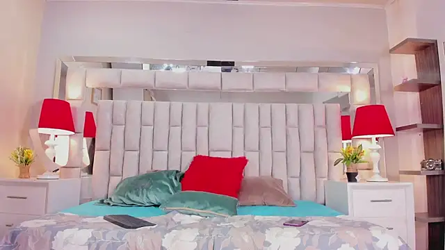 mia rousse25 online show from 10/04/25, 01:09