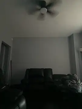 Snapshot of karminwet chatting on 10/17/25, 10:12 karminwet online show from 10/17/25, 10:12