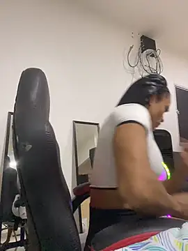 Snapshot of sam_diva chatting on 10/17/25, 07:38 sam diva online show from 10/17/25, 07:38