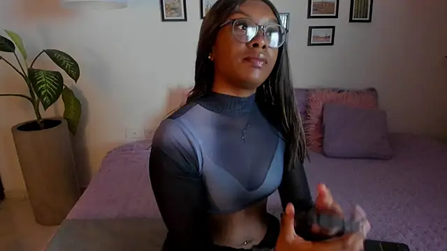 Coco joness online show from 10/10/25, 01:43