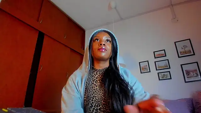 Coco joness online show from 11/12/25, 07:46