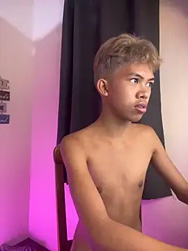 Snapshot of urcumjp chatting on 11/12/25, 11:14 urcumjp online show from 11/12/25, 11:14