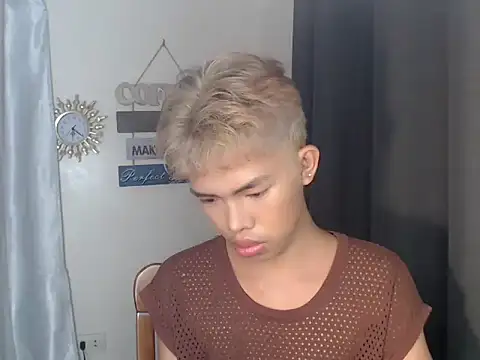 Snapshot of urcumjp chatting on 11/13/25, 11:03 urcumjp online show from 11/13/25, 11:03