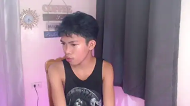 Snapshot of urcumjp chatting on 12/02/25, 02:23 urcumjp online show from 12/02/25, 02:23