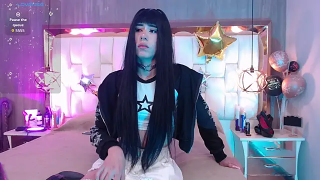 Snapshot of Foxxy_Doll chatting on 11/08/25, 04:29 Foxxy Doll online show from 11/08/25, 04:29