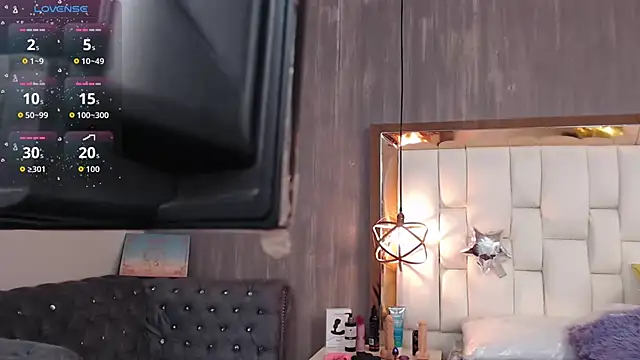 Snapshot of Foxxy_Doll chatting on 11/21/25, 09:13 Foxxy Doll online show from 11/21/25, 09:13